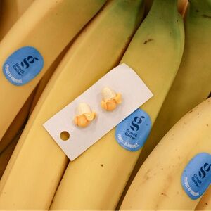 Super cute banana earrings 🍌